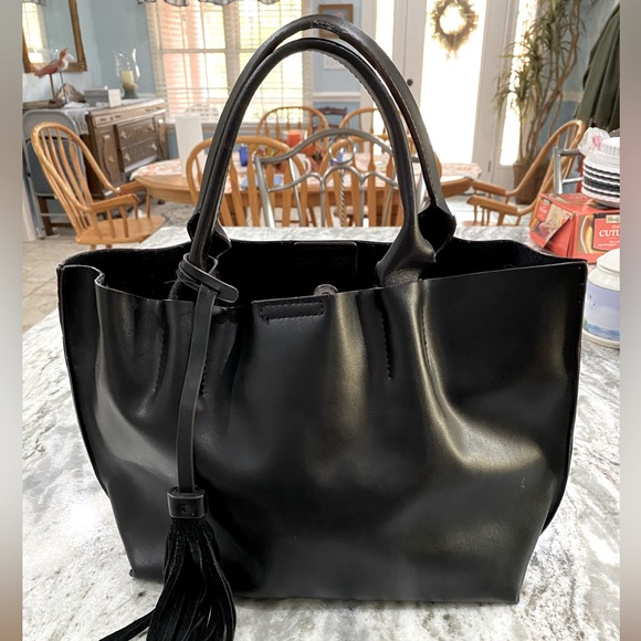 Colab Bags Colab Black Leather Bag This Company Based In Montreal